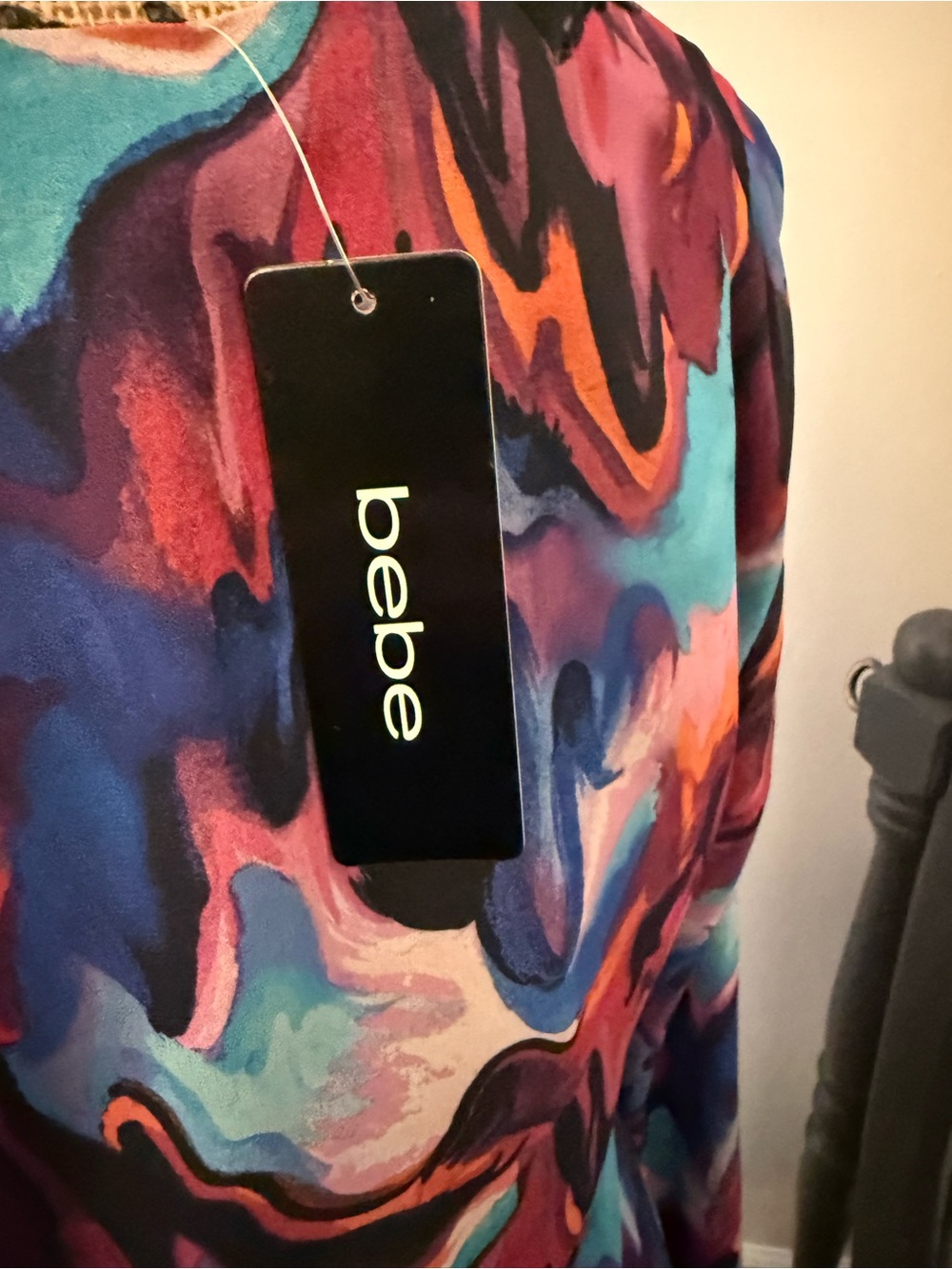 bebe Multicolor Abstract V-Neck Tunic - Picture 5 of 7